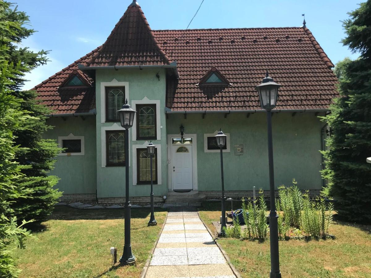 Apartamento Balaton Garden Balatongyörök Exterior foto