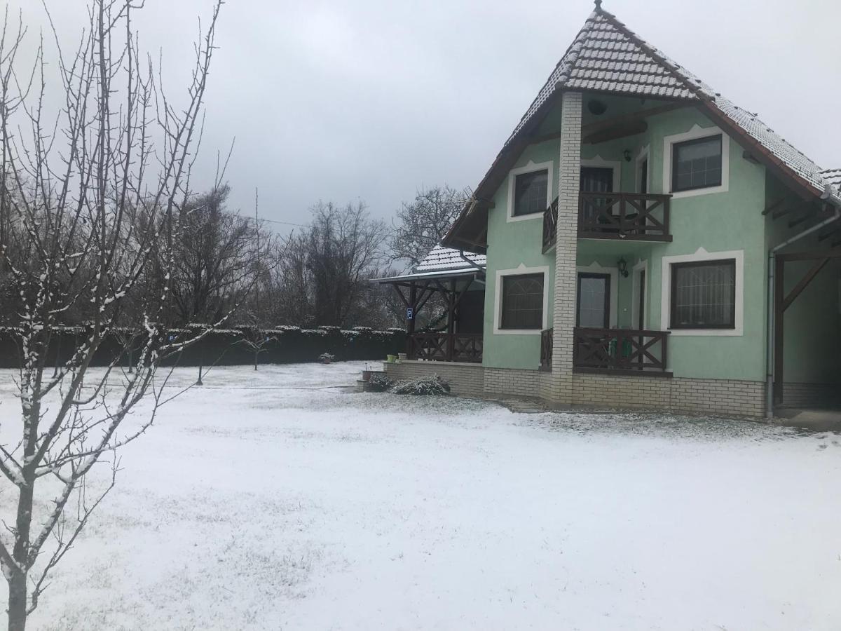 Apartamento Balaton Garden Balatongyörök Exterior foto