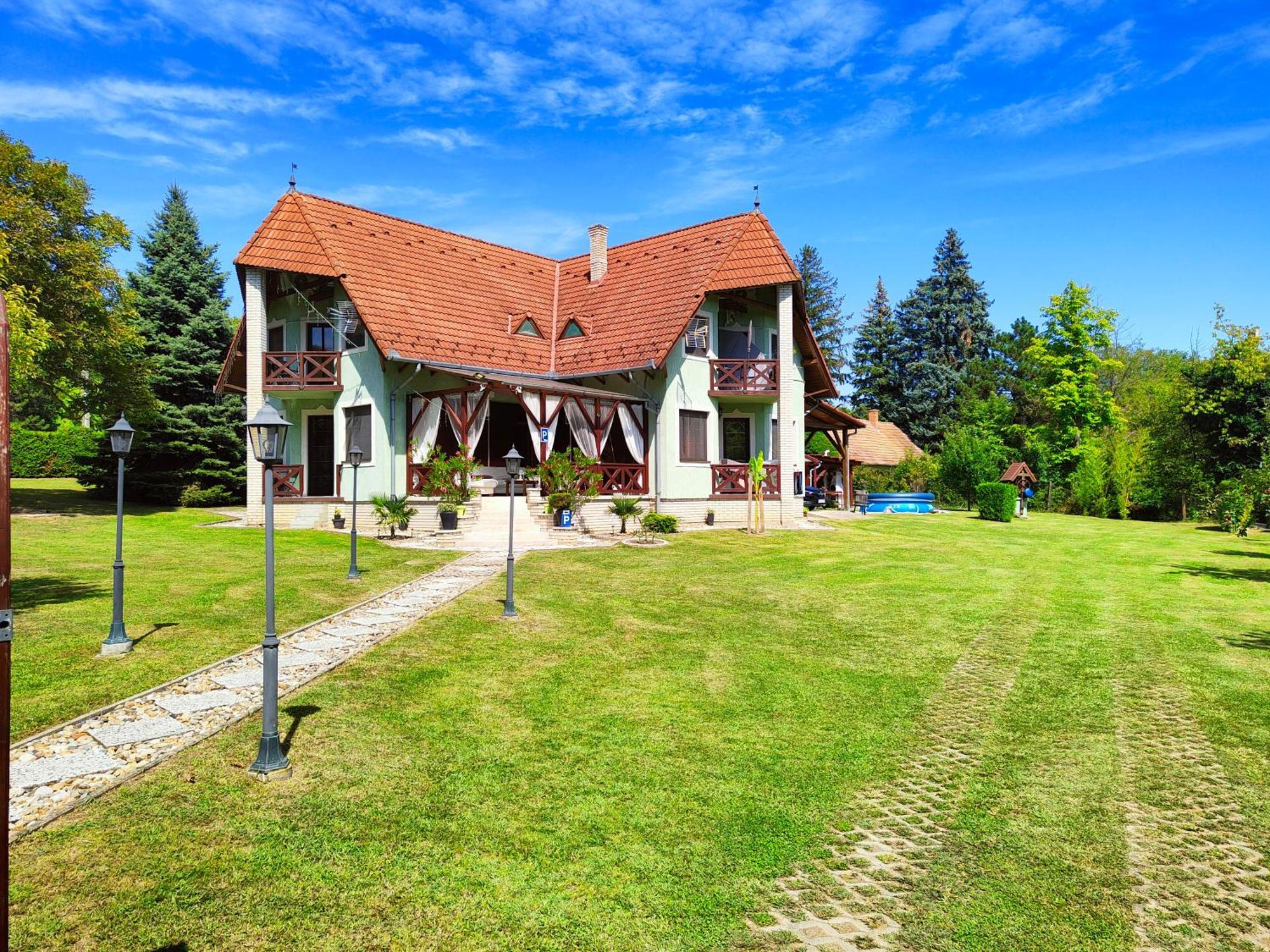 Apartamento Balaton Garden Balatongyörök Exterior foto